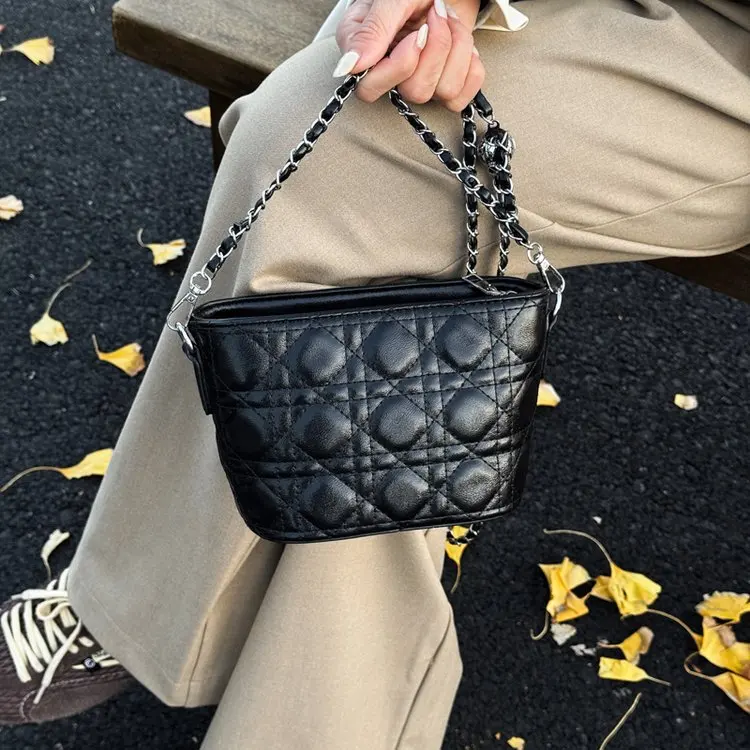 2026 Fall New High-end Elegant Women's Shoulder Bag French Style Large Capacity Commute Handbag Crossbody Bag
2026 Fall New High-end Elegant Women's Shoulder Bag French Style Large Capacity Commute Handbag Crossbody Bag