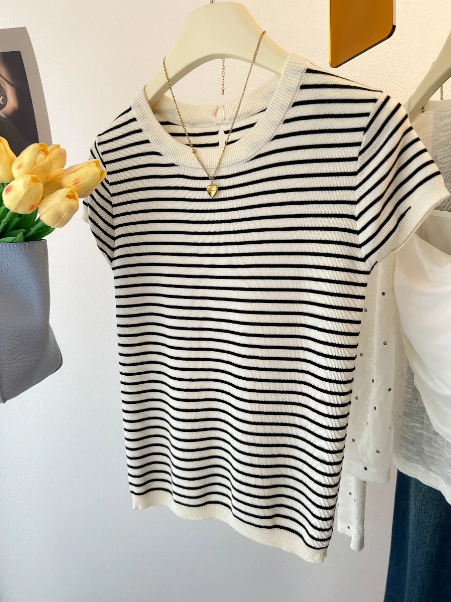 Classic Black White Stripes Design Short Sleeve Knitted Top Elegant Versatile Shoulder T-Shirt round Neck Slimming Short Styl...
Classic Black White Stripes Design Short Sleeve Knitted Top Elegant Versatile Shoulder T-Shirt round Neck Slimming Short Styl...