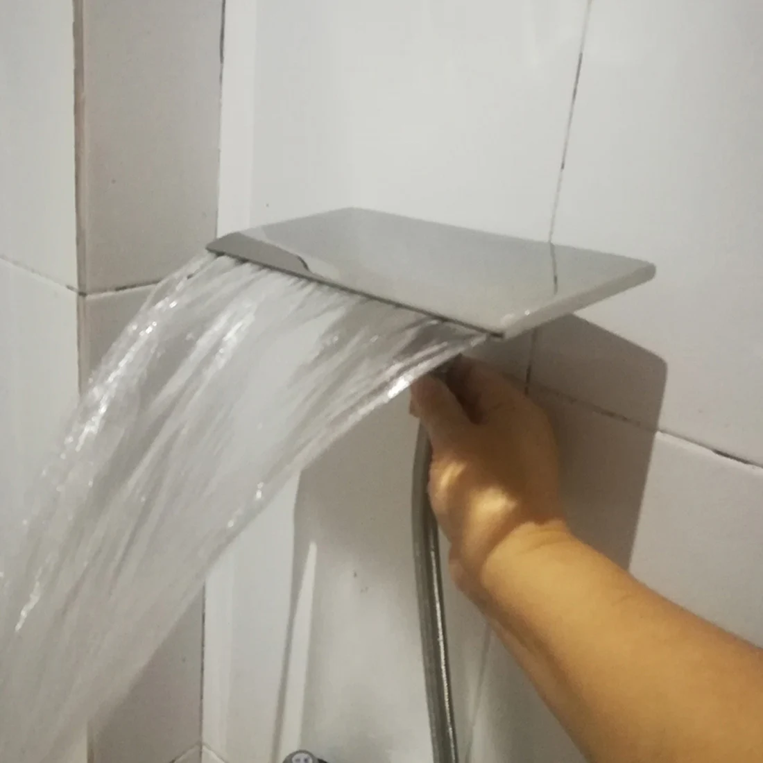 Медные Аксессуары для ванны, прямоугольный водопад из нержавеющей стали, очень широкий смеситель для горячей и холодной воды, занавеска для воды
Медные Аксессуары для ванны, прямоугольный водопад из нержавеющей стали, очень широкий смеситель для горячей и холодной воды, занавеска для воды