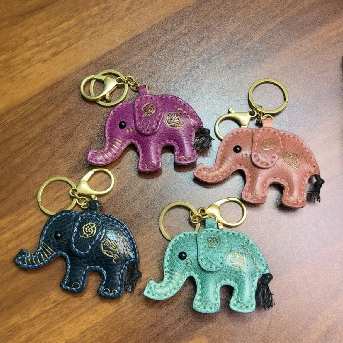 New Top Grain Leather Elephant Bag Charm Car Keyring Creative Handmade Gift
New Top Grain Leather Elephant Bag Charm Car Keyring Creative Handmade Gift