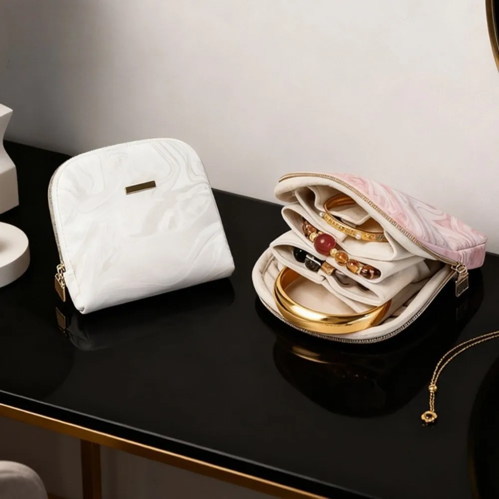 Изысканный многослойный органайзер для украшений: многофункциональная сумка на молнии для хранения часов, браслетов, колец, подвесок, браслетов-цепочек. Идеальный подарок.
Изысканный многослойный органайзер для украшений: многофункциональная сумка на молнии для хранения часов, браслетов, колец, подвесок, браслетов-цепочек. Идеальный подарок.