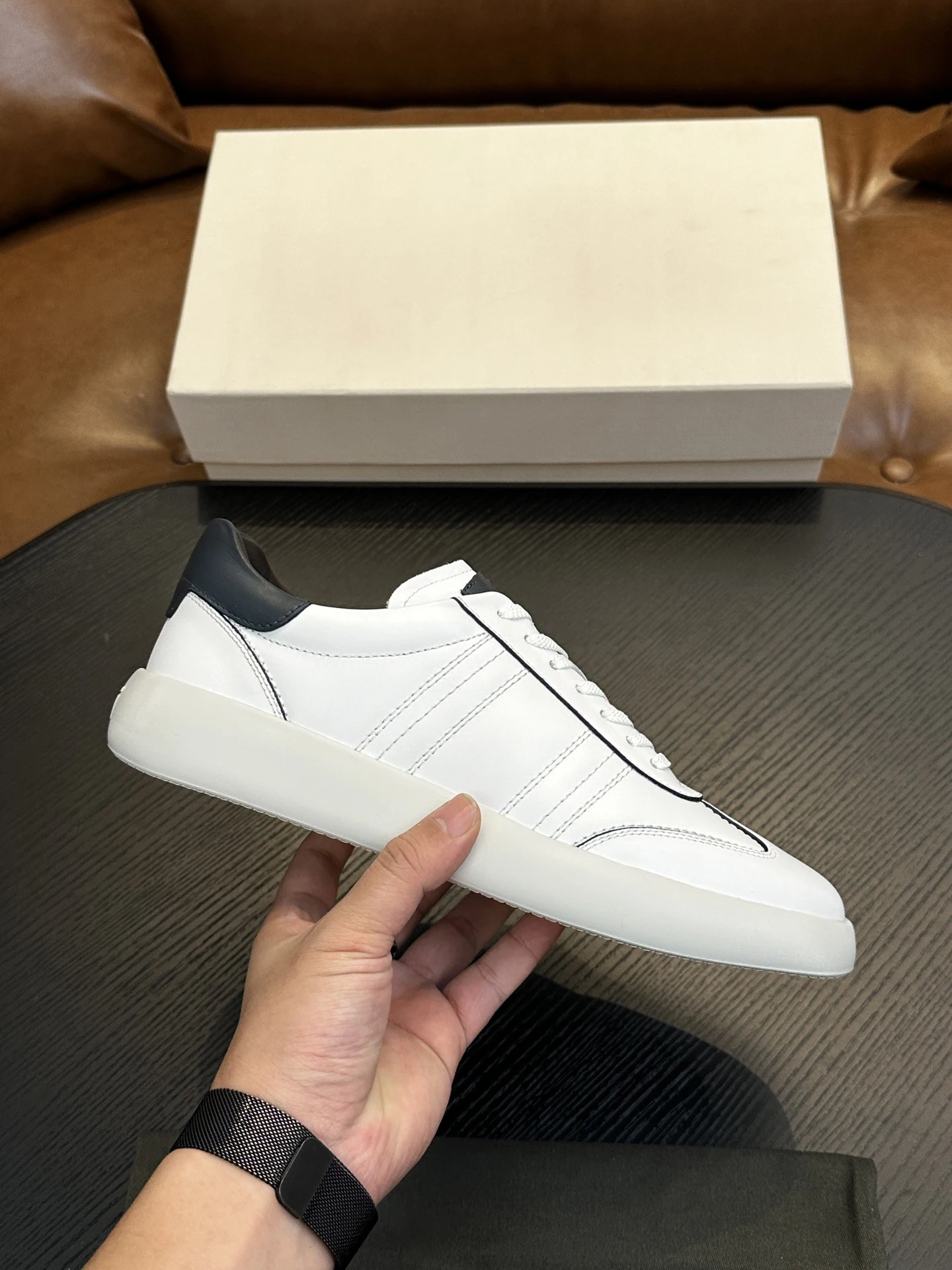 SIJITONGDAMen's casual sports shoes, with a suede leather upper made of soft and delicate leathe size 39-46
SIJITONGDAMen's casual sports shoes, with a suede leather upper made of soft and delicate leathe size 39-46