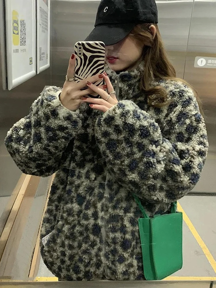 Lamb Wool Jacket Woman Spring Button Detail Canvas Anti Freezing Wind Fancy Baseball Cargo Pocket Sport Western Cold Proof Girls
Lamb Wool Jacket Woman Spring Button Detail Canvas Anti Freezing Wind Fancy Baseball Cargo Pocket Sport Western Cold Proof Girls