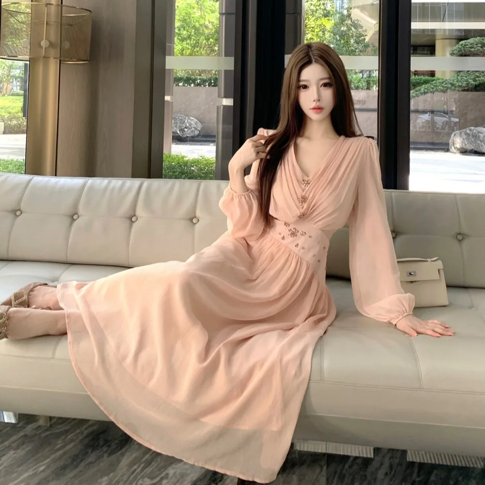 French Fashion Luxury Long Evening Dress Women's Lantern Sleeve Rhinestone Waist Cut Out Party Dress High Street Banquet Robe
French Fashion Luxury Long Evening Dress Women's Lantern Sleeve Rhinestone Waist Cut Out Party Dress High Street Banquet Robe