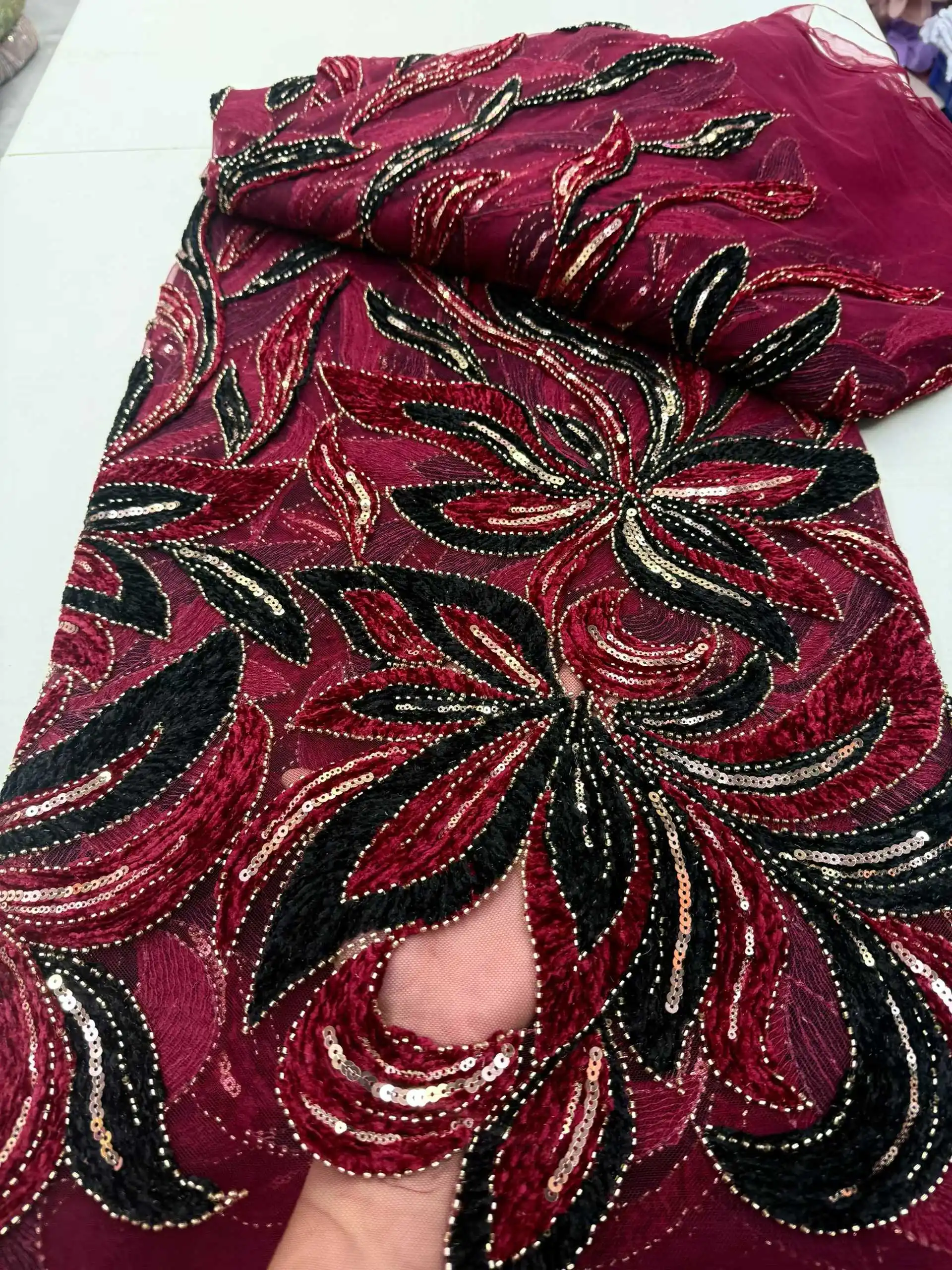 2025 New Design African Tulle Lace Fabric High Quality Beaded Sequins Embroidery Lace Mesh Lace Fabric for Bridal Party Dresses
2025 New Design African Tulle Lace Fabric High Quality Beaded Sequins Embroidery Lace Mesh Lace Fabric for Bridal Party Dresses