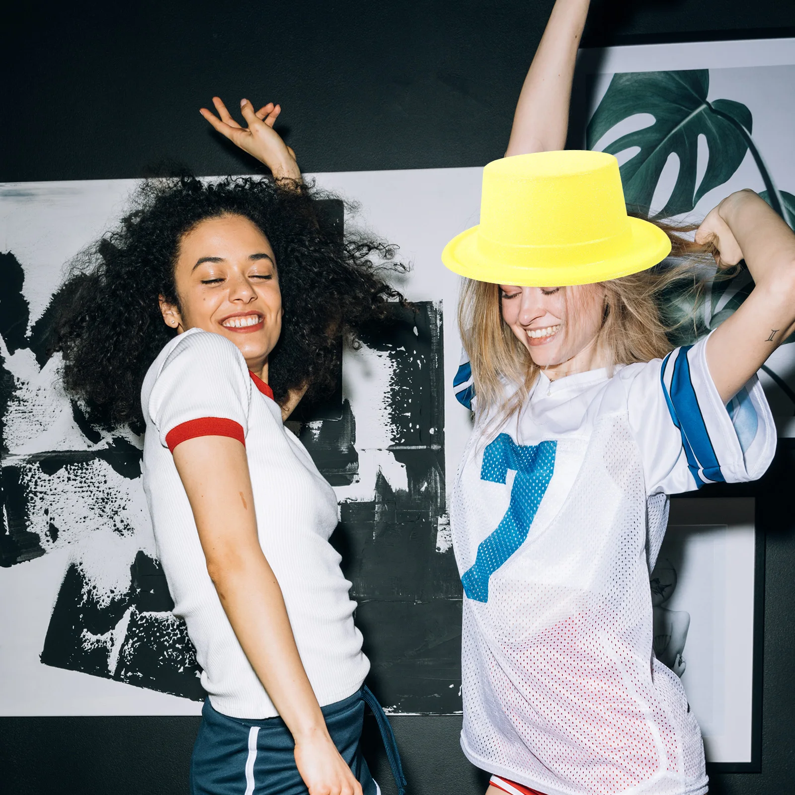 6Pcs Fluorescence Party Hats Paper Tophat Bright Lightweight Comfortable Caps for Festival Cosplay Photo Props
6Pcs Fluorescence Party Hats Paper Tophat Bright Lightweight Comfortable Caps for Festival Cosplay Photo Props