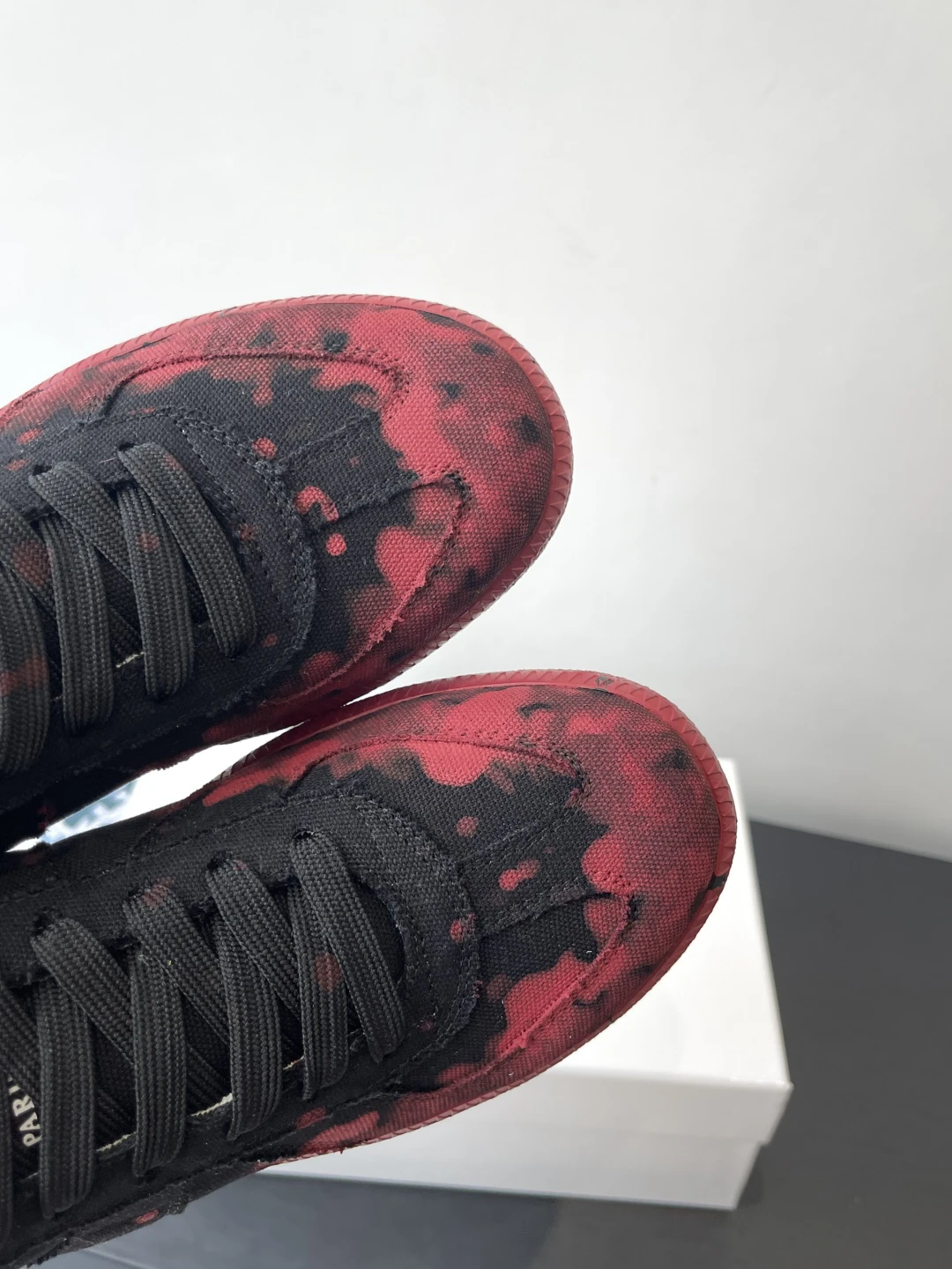 Минималистичный дуэт серии M: дышащие роскошные близнецы | Многоцветная универсальность | Облачная прогулка из пены с эффектом памяти | Превосходный подарок пар 
Минималистичный дуэт серии M: дышащие роскошные близнецы | Многоцветная универсальность | Облачная прогулка из пены с эффектом памяти | Превосходный подарок пар