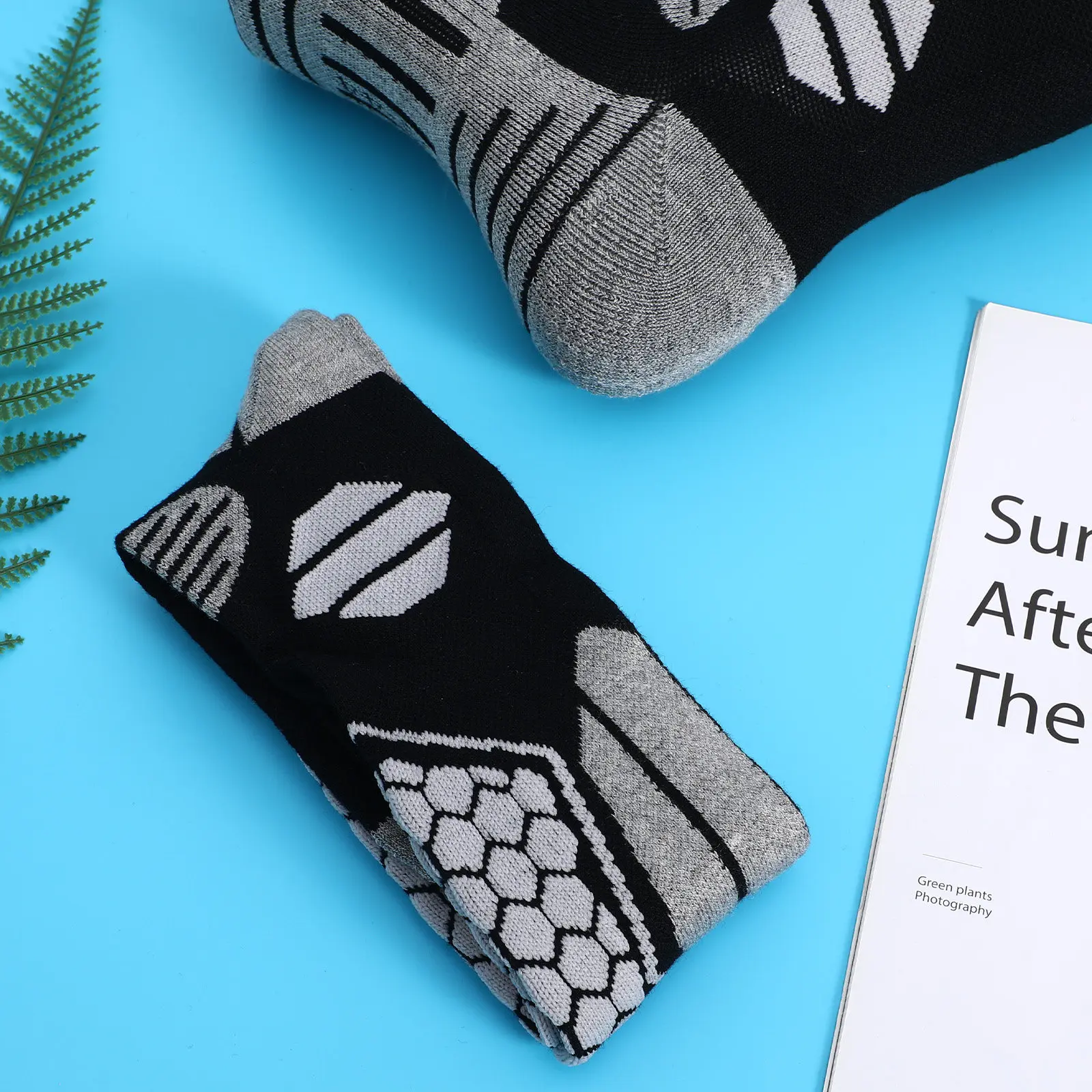 2Pairs Ski Socks Winter Thickened Warm Thermal Long Calf Socks Unisex for Skiing Snowboarding Hiking Outdoor Sports Size L
2Pairs Ski Socks Winter Thickened Warm Thermal Long Calf Socks Unisex for Skiing Snowboarding Hiking Outdoor Sports Size L