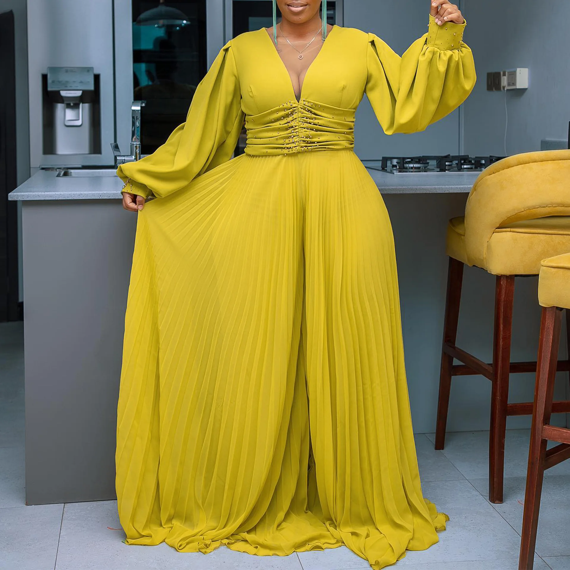 Элегантный вечерний комбинезон с длинными рукавами, жемчужной отделкой на талии, сетчатыми вставками, свободными широкими штанинами и плиссировкой, для ужина, цельный комплект
Элегантный вечерний комбинезон с длинными рукавами, жемчужной отделкой на талии, сетчатыми вставками, свободными широкими штанинами и плиссировкой, для ужина, цельный комплект