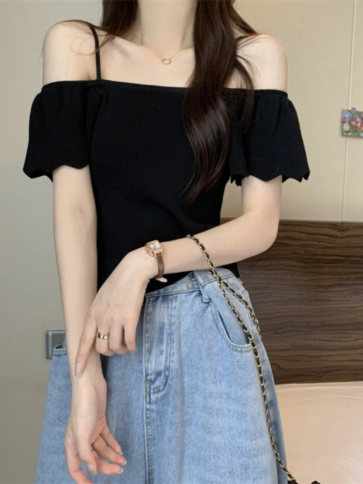 Women Chic Shirt Loose Casual Off Shouder Top Female Blouses Fashion Sexy Slim Vest Woman Solid Shirts High Quality Summer Z772
Women Chic Shirt Loose Casual Off Shouder Top Female Blouses Fashion Sexy Slim Vest Woman Solid Shirts High Quality Summer Z772
