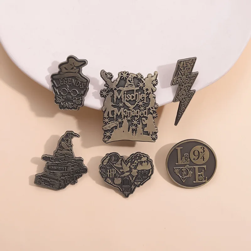 Film Animation Novel Brooch Enamel Fashion Hat Lightning Magic Wand Badge Metal Backpack Clothing Lapel Pins Gift Wholesale
Film Animation Novel Brooch Enamel Fashion Hat Lightning Magic Wand Badge Metal Backpack Clothing Lapel Pins Gift Wholesale