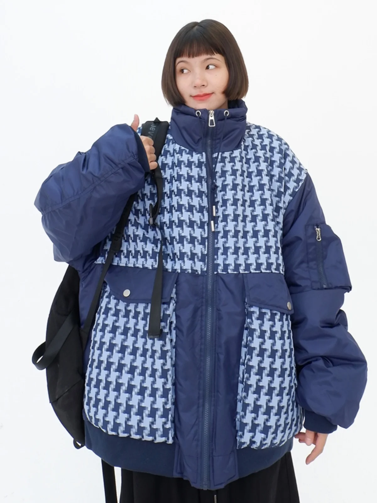 Thousand bird plaid splicing standing collar cotton Coats for women in 2023 winter new loose bf trendy brand thickened Jackets
Thousand bird plaid splicing standing collar cotton Coats for women in 2023 winter new loose bf trendy brand thickened Jackets