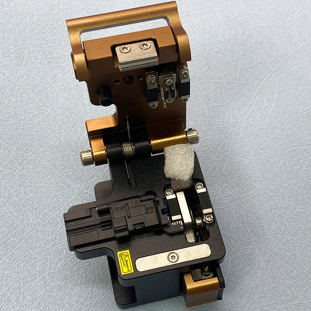 1 PCS FTTH High Precision V7 for hot Fusion Optical Fiber Cleaver Cutter Tool kit V7 Fiber Optic Cutting Tool
1 PCS FTTH High Precision V7 for hot Fusion Optical Fiber Cleaver Cutter Tool kit V7 Fiber Optic Cutting Tool
