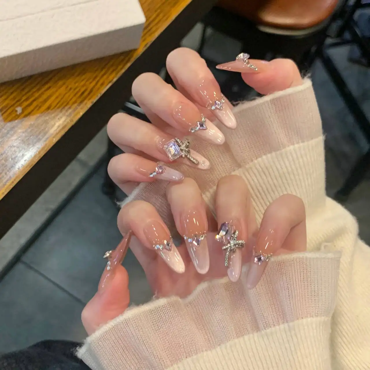 10pcs Short Round Handmade Press On Nails Sweet Simple French False Nails Flower Full Cover Detachable Fake Nail Tips for Girls
10pcs Short Round Handmade Press On Nails Sweet Simple French False Nails Flower Full Cover Detachable Fake Nail Tips for Girls