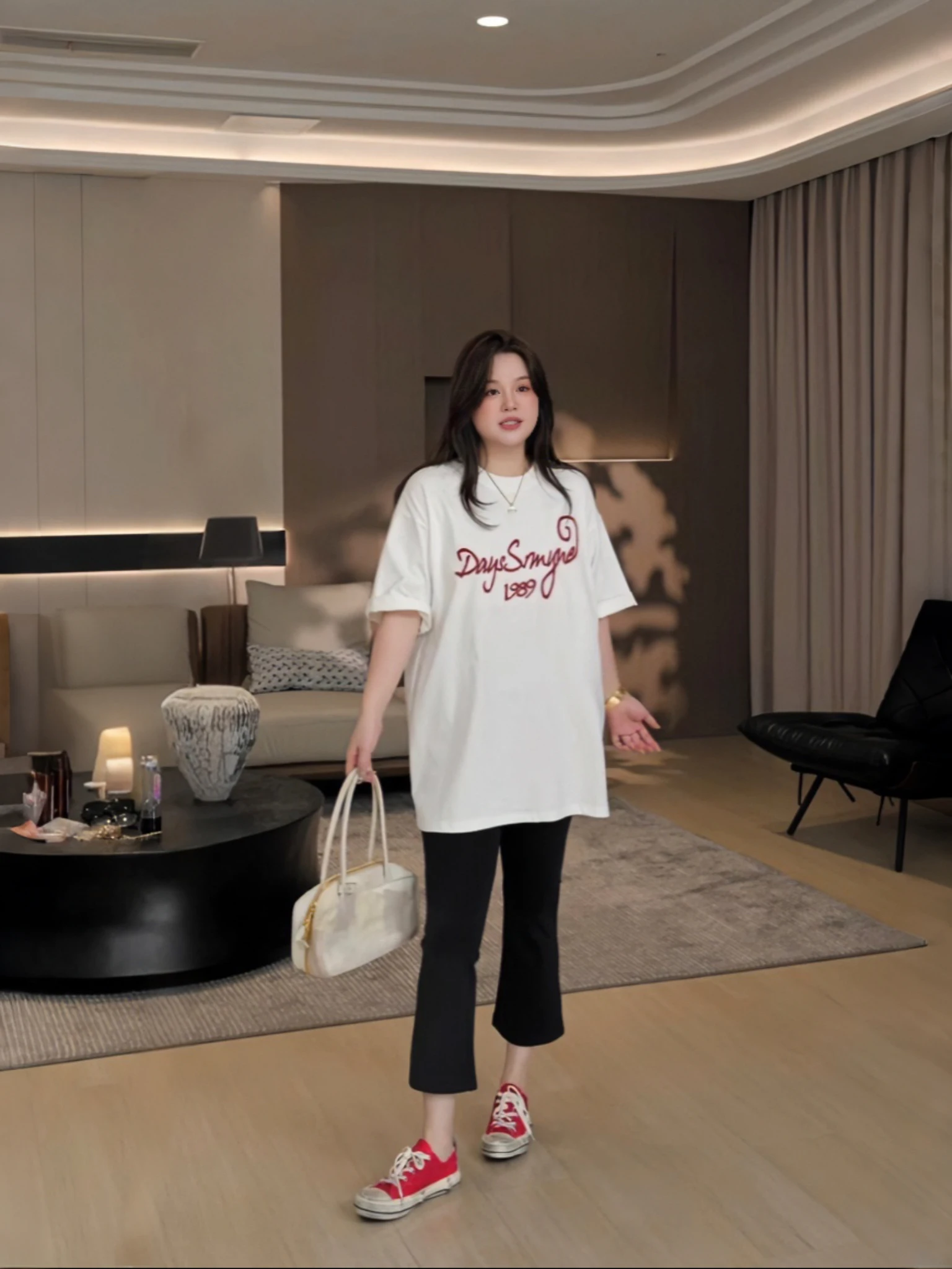 Женская футболка оверсайз JiJi Private Collection из 100% чесаного хлопка больших размеров, весна-лето, модель MK14399, повседневный стиль, круглый вырез N...
Женская футболка оверсайз JiJi Private Collection из 100% чесаного хлопка больших размеров, весна-лето, модель MK14399, повседневный стиль, круглый вырез N...