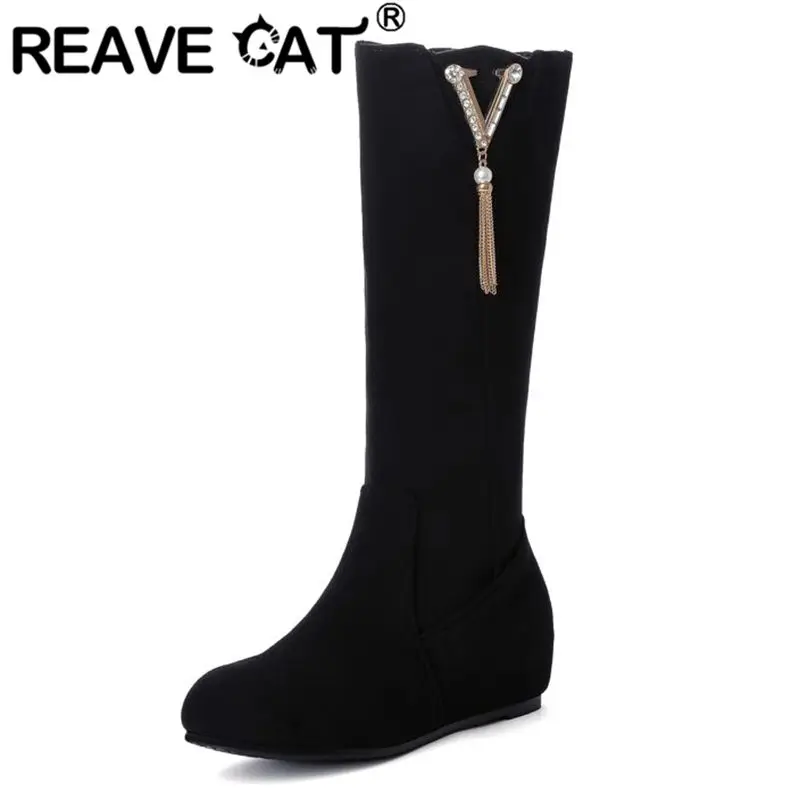 REAVE CAT флоковые замшевые женские сапоги до колена с круглым носком, увеличенный каблук 5 см, украшение, размер 42, 43, ботильоны для отдыха
REAVE CAT флоковые замшевые женские сапоги до колена с круглым носком, увеличенный каблук 5 см, украшение, размер 42, 43, ботильоны для отдыха