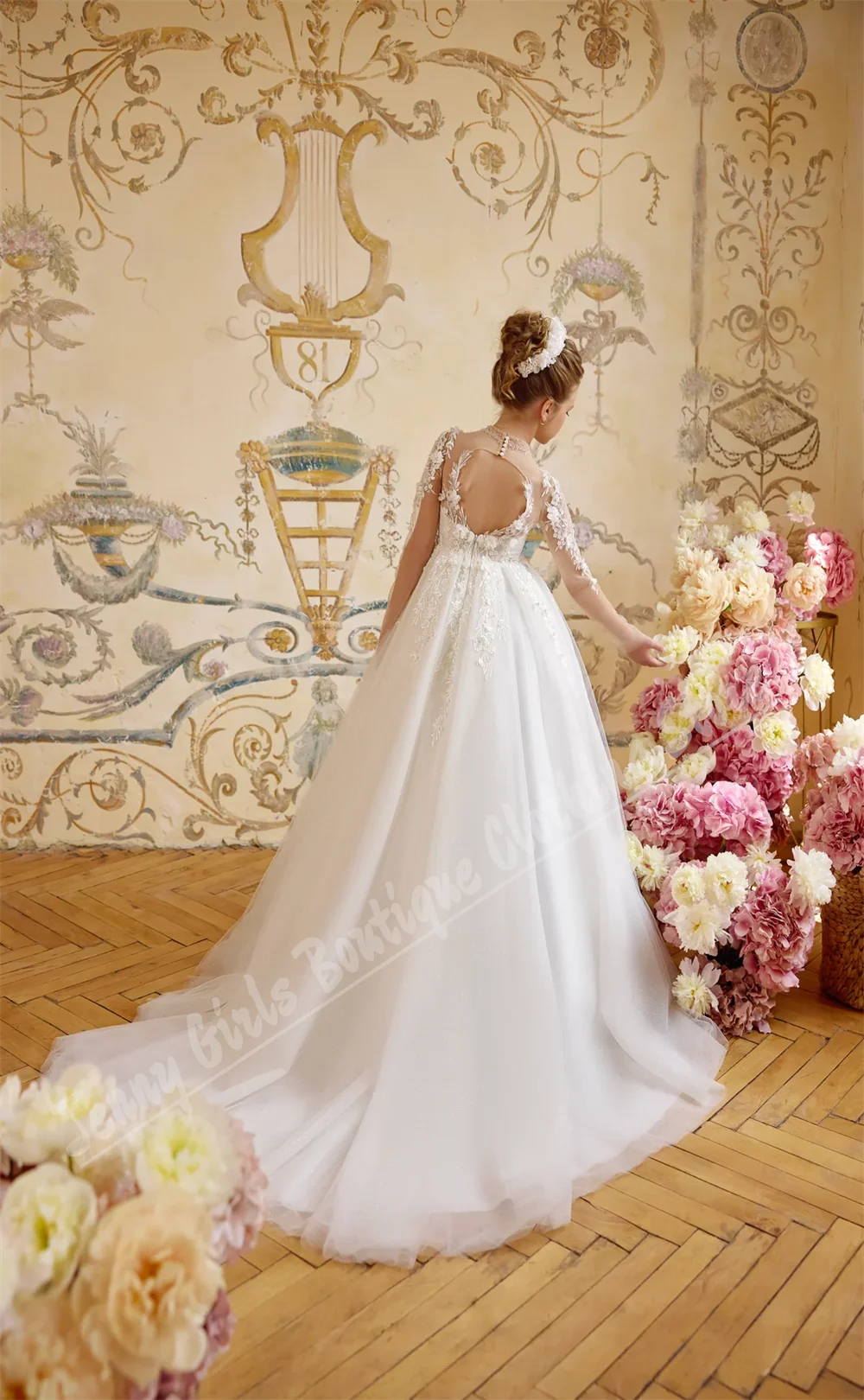 White Elegant Flower Girl Dress With Long Sleeves Lace Appliqué Long Children's First Communion Princess Dress Custom-made
White Elegant Flower Girl Dress With Long Sleeves Lace Appliqué Long Children's First Communion Princess Dress Custom-made