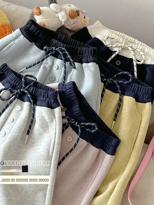 Модные свободные повседневные брюки для девочек: новинка осени, трендовые весенне-осенние свободные спортивные штаны для малышек
Модные свободные повседневные брюки для девочек: новинка осени, трендовые весенне-осенние свободные спортивные штаны для малышек