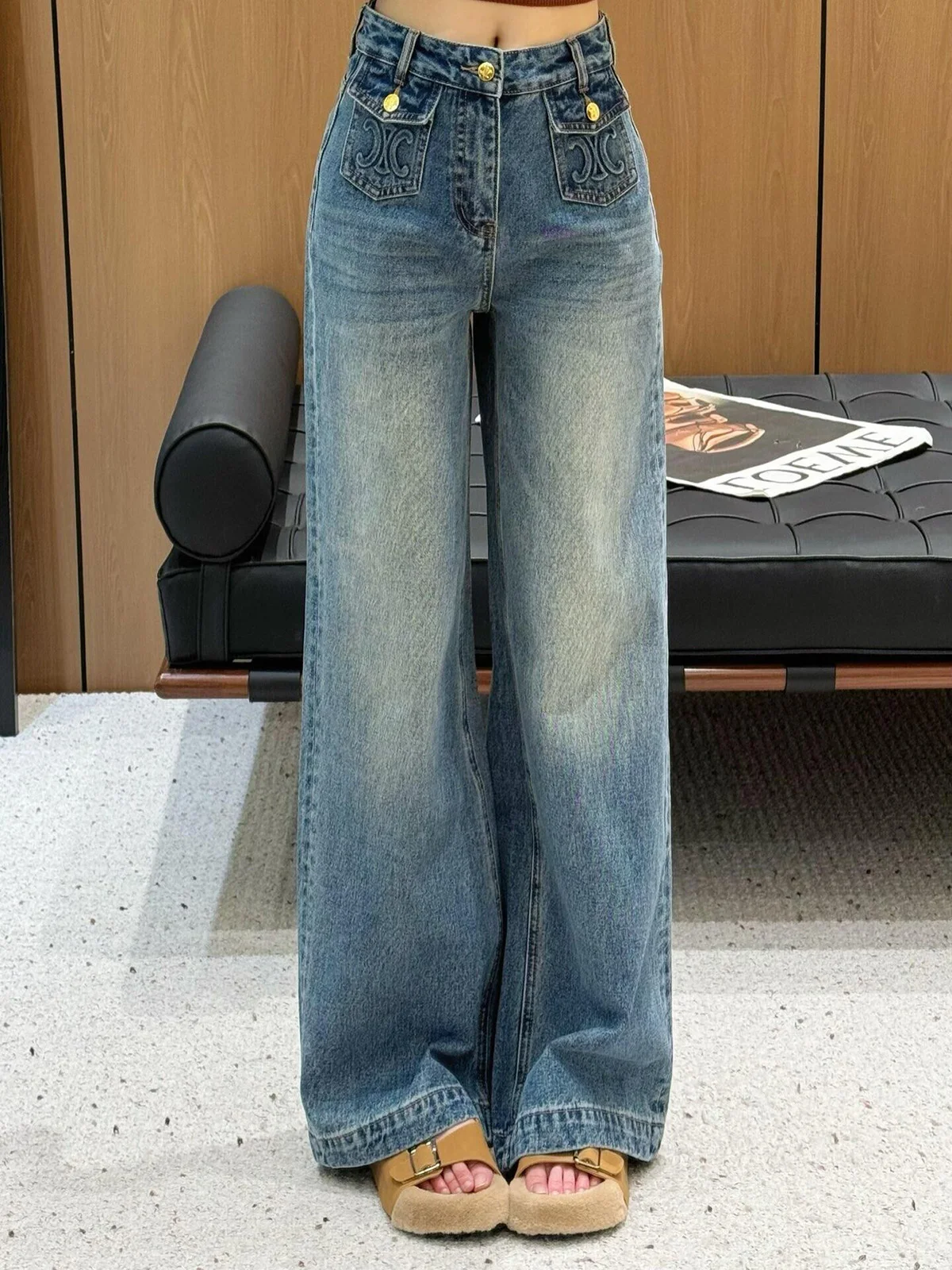 Ele Gold Button Embroidered High Waist Straight Leg Denim Jeans Women's Loose Wide Leg Long Trousers Spring 2026 Design
Ele Gold Button Embroidered High Waist Straight Leg Denim Jeans Women's Loose Wide Leg Long Trousers Spring 2026 Design