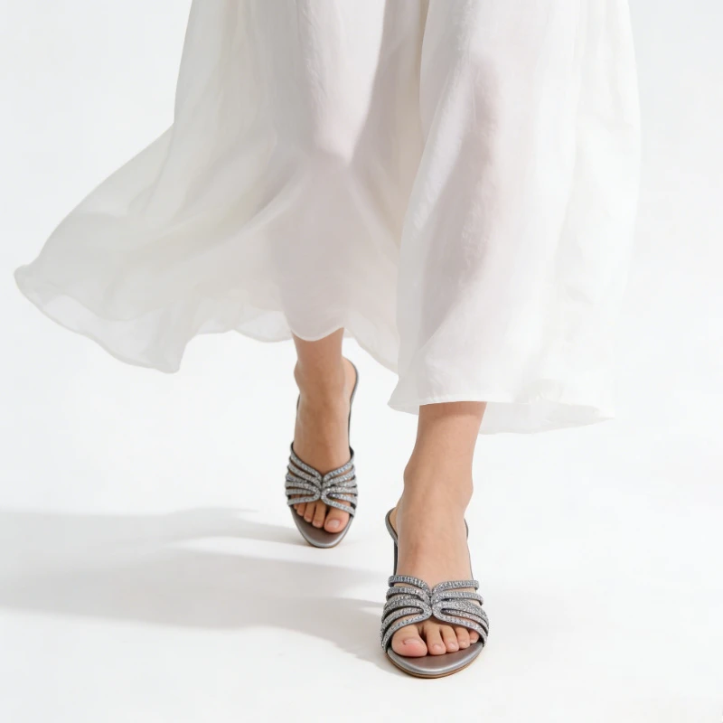 Rhinestone Designer Luxury Women's Slippers Heels Open-toe Narrow Band Satin Party Dress Shoes Slides Women Sandals Summer 2026
Rhinestone Designer Luxury Women's Slippers Heels Open-toe Narrow Band Satin Party Dress Shoes Slides Women Sandals Summer 2026