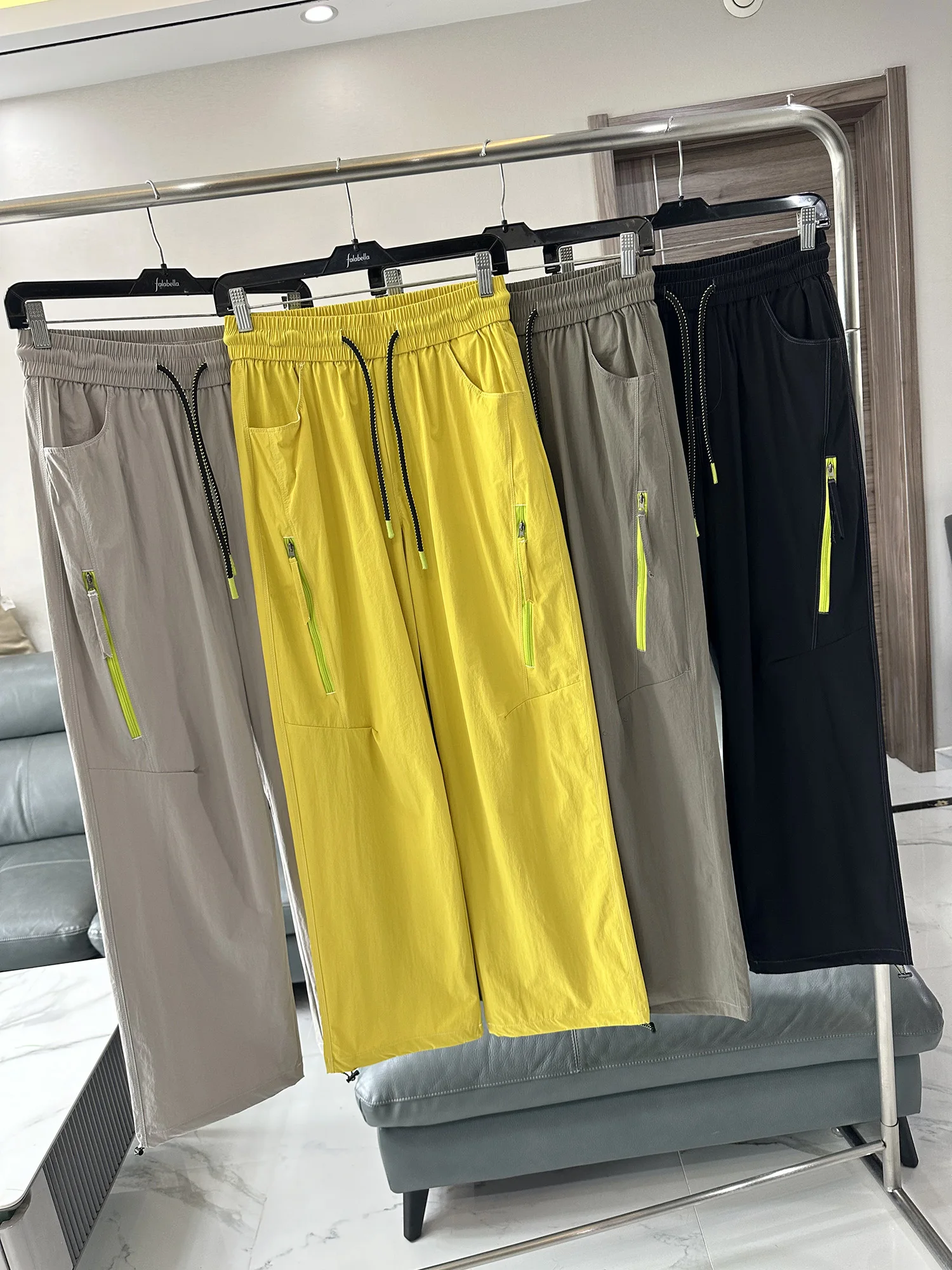 Men's Casual Straight Leg Pants Quick Dry Breathable Outdoor Sports Trousers 3D Tailoring Spring Summer Workwear Style
Men's Casual Straight Leg Pants Quick Dry Breathable Outdoor Sports Trousers 3D Tailoring Spring Summer Workwear Style