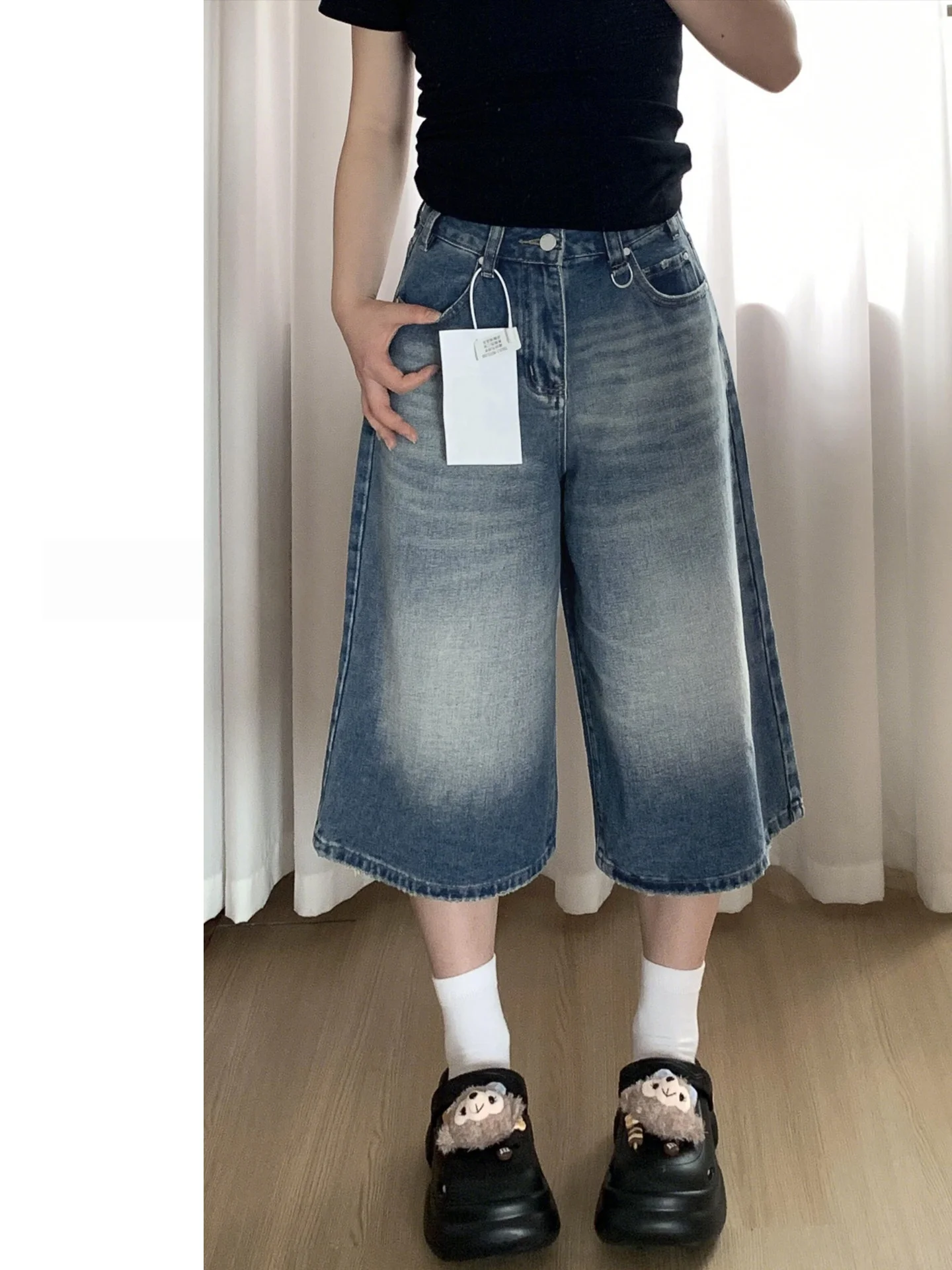 American Style High Waist Wide Leg Jeans Women's Summer New Versatile Loose Slimming Pear Shape Straight Short Pants
American Style High Waist Wide Leg Jeans Women's Summer New Versatile Loose Slimming Pear Shape Straight Short Pants