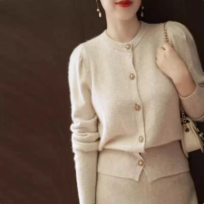 High Sense Cashmere Knitted Sweater Western Style Retro Japanese Royal Sister Fashion Small Fragrance Cold Wind
High Sense Cashmere Knitted Sweater Western Style Retro Japanese Royal Sister Fashion Small Fragrance Cold Wind