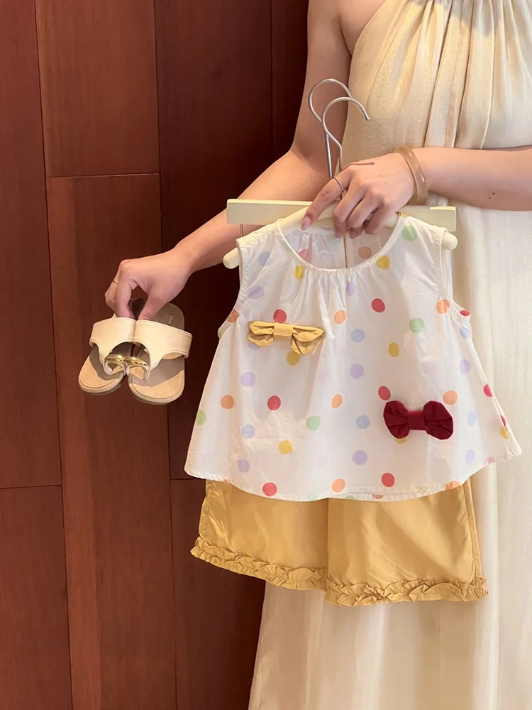Summer Polka Dot Knot Casual Outfit for Girls Sleeveless Vest And Loose Pants Two Piece Set Comfortable Cotton Blend
Summer Polka Dot Knot Casual Outfit for Girls Sleeveless Vest And Loose Pants Two Piece Set Comfortable Cotton Blend