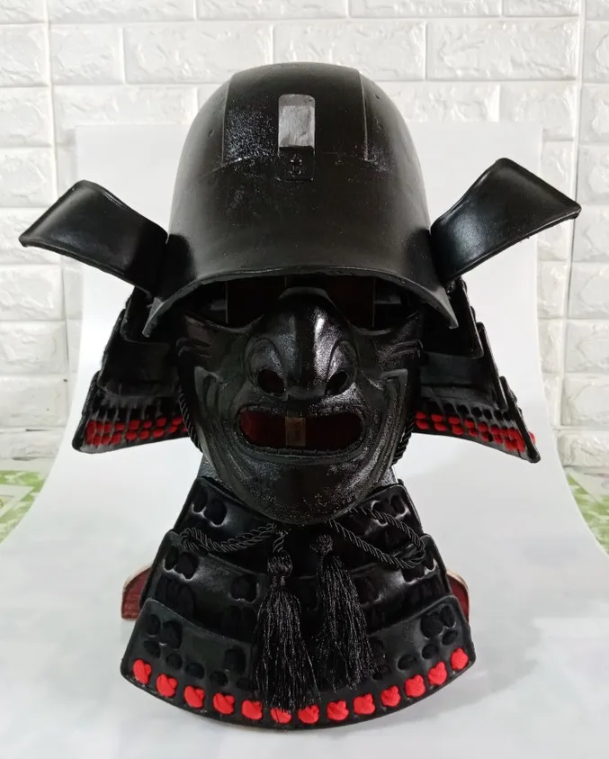 cosplay party Wearable Japanese samurai armor helmets Ancient Japanese performance props Stage performance prop
cosplay party Wearable Japanese samurai armor helmets Ancient Japanese performance props Stage performance prop