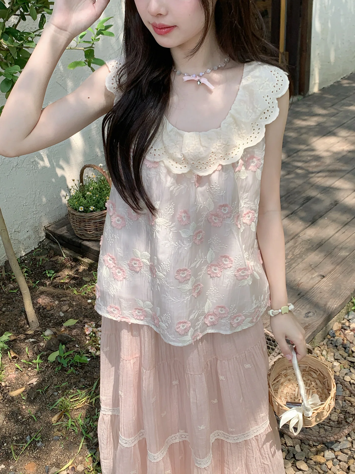 Летняя женская блузка Lakisland 2025 в стиле ретро, розовая, с пышными рукавами, завязками и приталенным силуэтом, повседневная, укороченная
Летняя женская блузка Lakisland 2025 в стиле ретро, розовая, с пышными рукавами, завязками и приталенным силуэтом, повседневная, укороченная