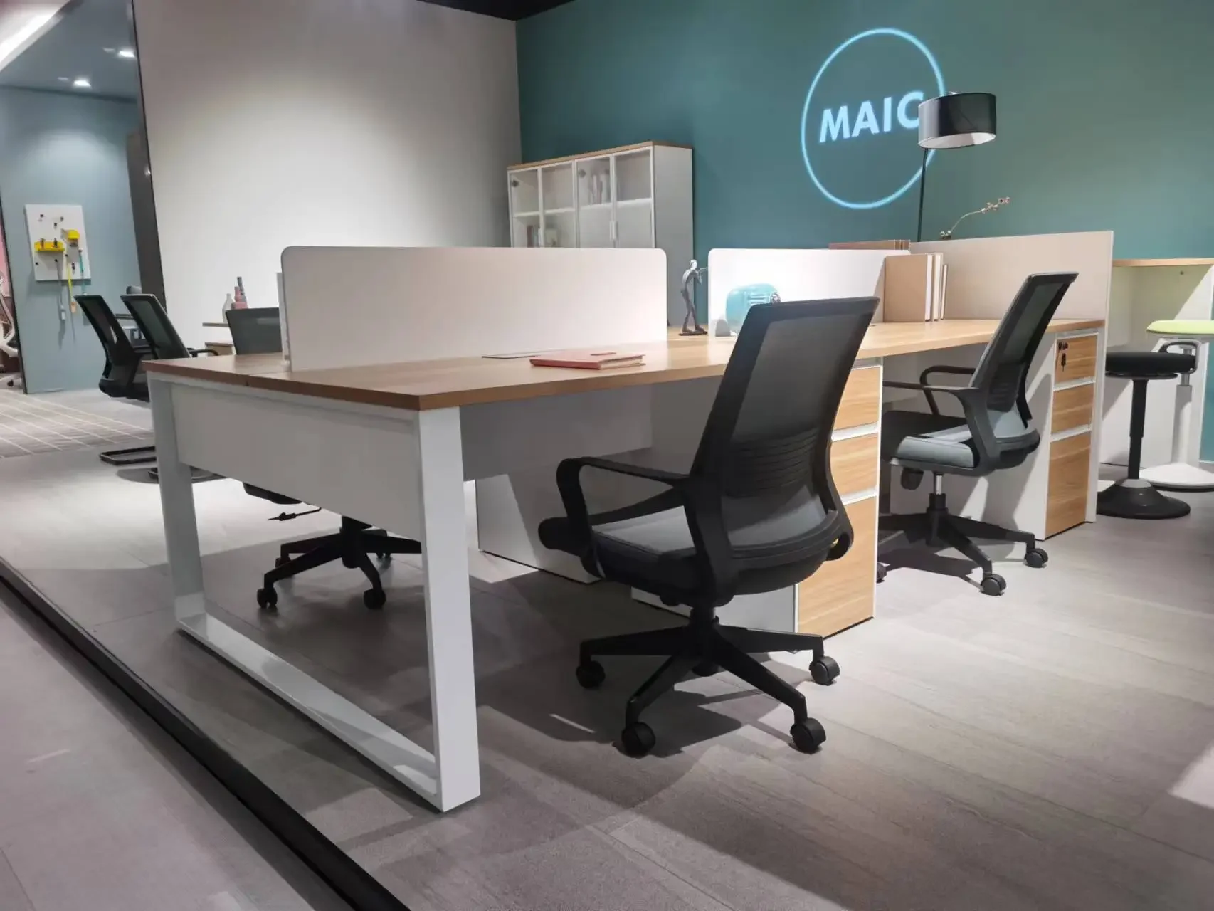 A A Modern Design Staff Workspace Furniture Office Workstation Desk With White Square Leg
A A Modern Design Staff Workspace Furniture Office Workstation Desk With White Square Leg