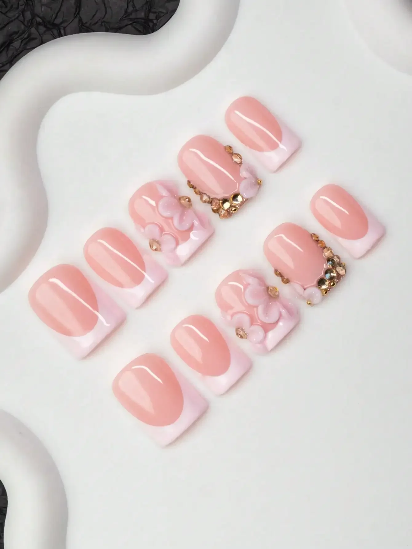 10pcs Square Shaped Handmade Nail Tips, Y2K Baddie Style, Nude & Pink Color Nails With French Tips, Floral Decor & Rhinestone
10pcs Square Shaped Handmade Nail Tips, Y2K Baddie Style, Nude & Pink Color Nails With French Tips, Floral Decor & Rhinestone