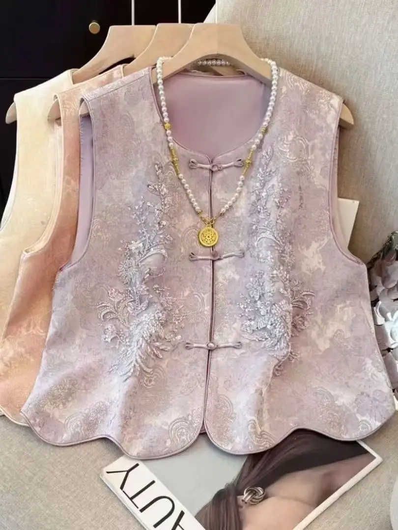 New Chinese Style Women Embroidery Vest Female Luxury Beaded Flower Vest Streetwear Sleeveless Short Coat Elegant Vintage Vest
New Chinese Style Women Embroidery Vest Female Luxury Beaded Flower Vest Streetwear Sleeveless Short Coat Elegant Vintage Vest