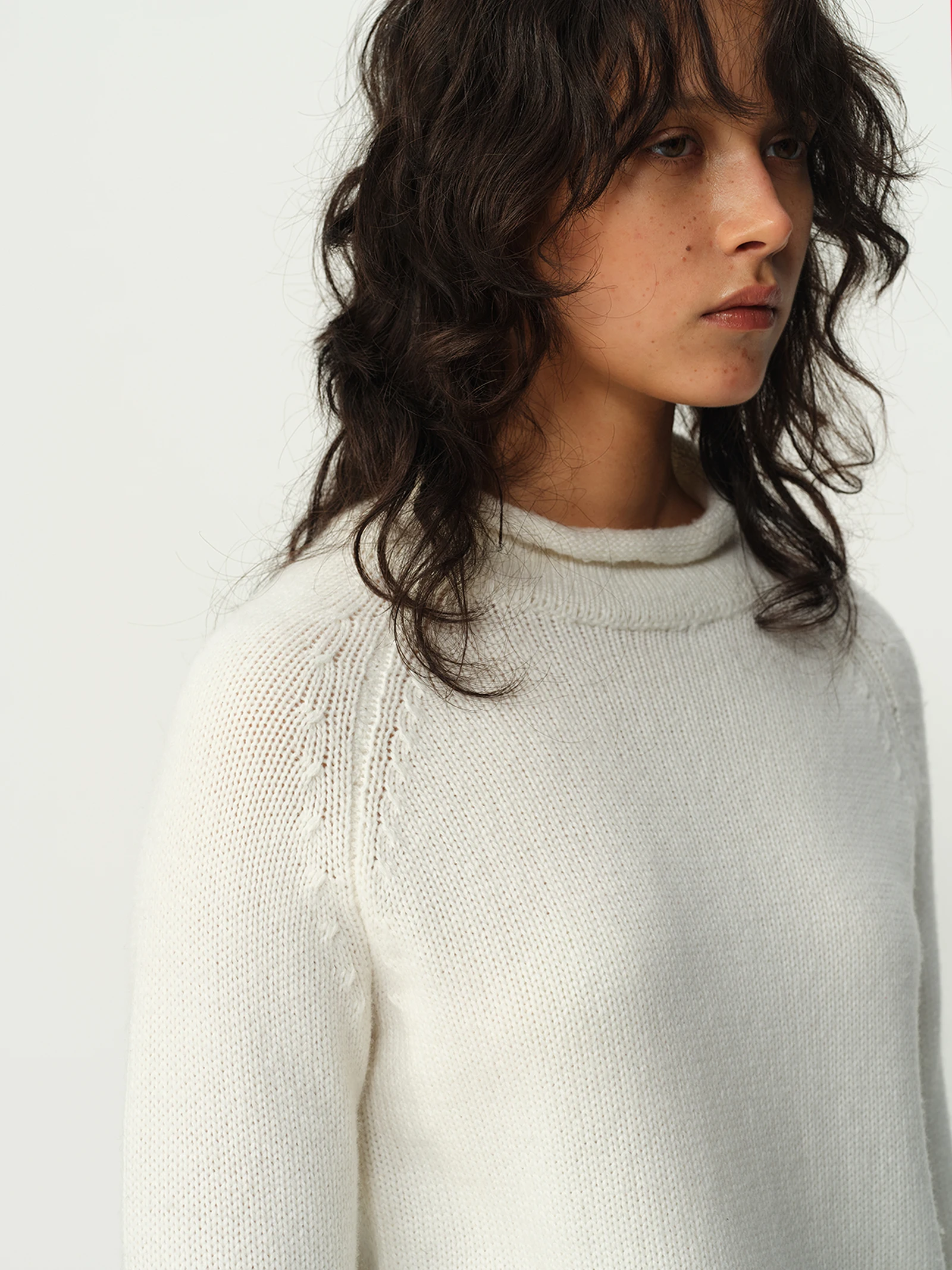 Evistub, смесь австралийской шерсти, Thi, игольная текстура, повседневный свитер с манжетами и овальными плечами, круглый новый свитер, женский осенне-зимний свитер
Evistub, смесь австралийской шерсти, Thi, игольная текстура, повседневный свитер с манжетами и овальными плечами, круглый новый свитер, женский осенне-зимний свитер