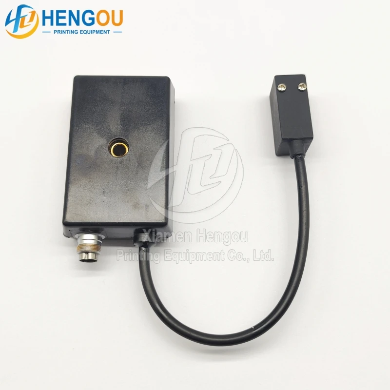 5pins Original ML4-8-H-KSU-2404-Q Sensor for Offset Printing Machinery Spare Parts
5pins Original ML4-8-H-KSU-2404-Q Sensor for Offset Printing Machinery Spare Parts