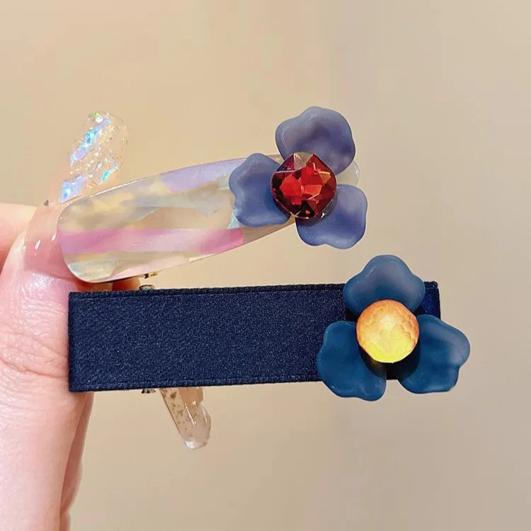Stylish High Quality Flower Acetate Hair Clips Set No Trace Bangs Side Ear Clips Nonslip Comfortable for Daily Wear Value Pack
Stylish High Quality Flower Acetate Hair Clips Set No Trace Bangs Side Ear Clips Nonslip Comfortable for Daily Wear Value Pack
