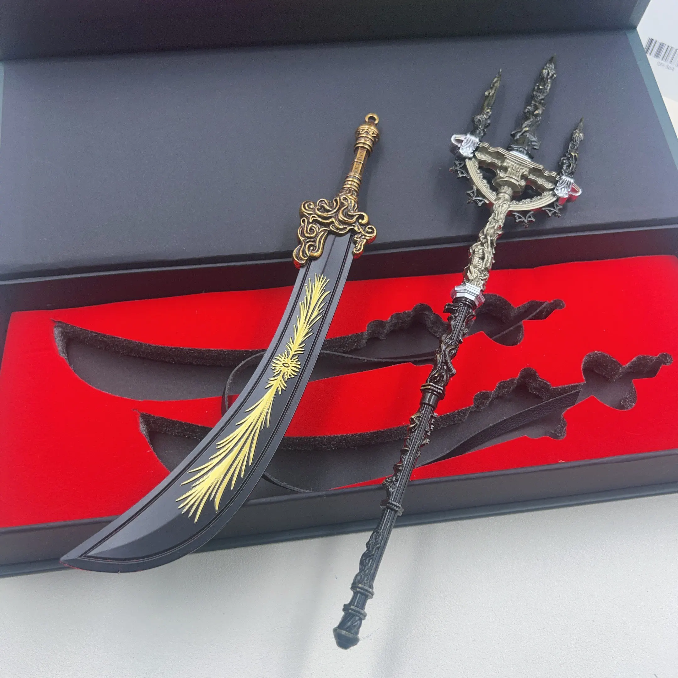 22 Style ER Game Peripherals Metal Sword Trident Model with Gift Box for Collector 22-30cm Series Dark Moon Greatsword Keychain
22 Style ER Game Peripherals Metal Sword Trident Model with Gift Box for Collector 22-30cm Series Dark Moon Greatsword Keychain