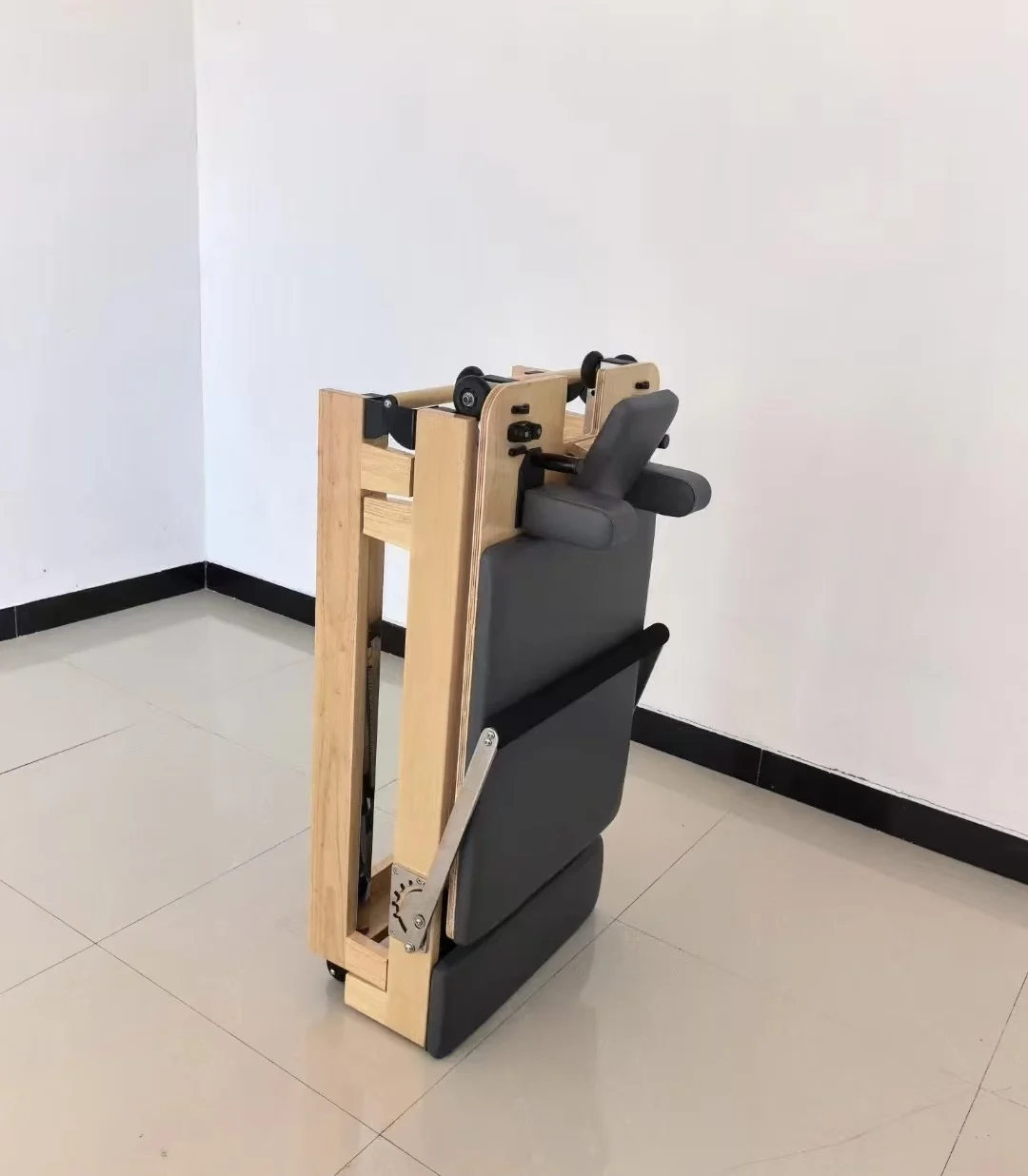 OEM Foldable Solid Wood Pilates Reformer, Compact for Commercial Studio, Wholesale Available
OEM Foldable Solid Wood Pilates Reformer, Compact for Commercial Studio, Wholesale Available
