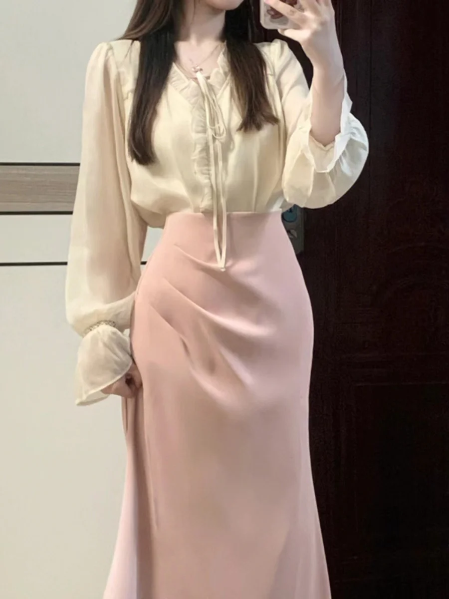 Celebrity Gentle Elegant Set Long Sleeve V-neck Blouse Women Empire-waisted Slim Long Mermaid Skirt Lady Sweet Charming Outfits
Celebrity Gentle Elegant Set Long Sleeve V-neck Blouse Women Empire-waisted Slim Long Mermaid Skirt Lady Sweet Charming Outfits