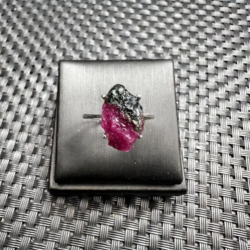 S925 Natural Raw Ruby In Zoisite Specimen Ring Healing Jewelry Accessories Lucky Stone Fashion Classic Jewelry Gift 1pcs
S925 Natural Raw Ruby In Zoisite Specimen Ring Healing Jewelry Accessories Lucky Stone Fashion Classic Jewelry Gift 1pcs