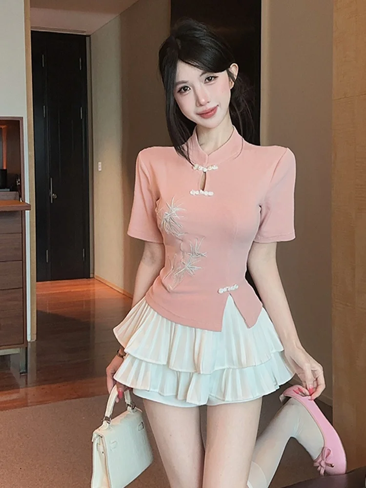 Spicy Girl Retro New Chinese Embroidered Button Short Sleeve Top Puffy Cake Pleated Skirt Set Women's Fashion Ensemble
Spicy Girl Retro New Chinese Embroidered Button Short Sleeve Top Puffy Cake Pleated Skirt Set Women's Fashion Ensemble