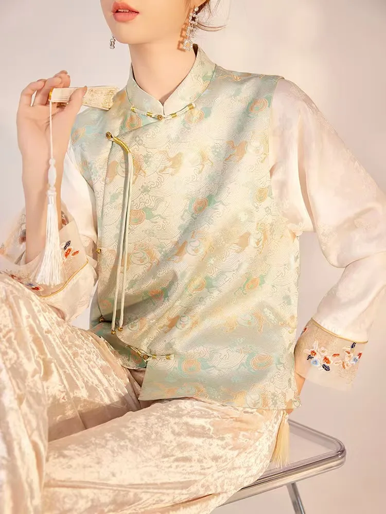Hanfu style silk new Chinese style vest complex craft comfortable jacquard embroidery craft vest women's hanfu vest
Hanfu style silk new Chinese style vest complex craft comfortable jacquard embroidery craft vest women's hanfu vest