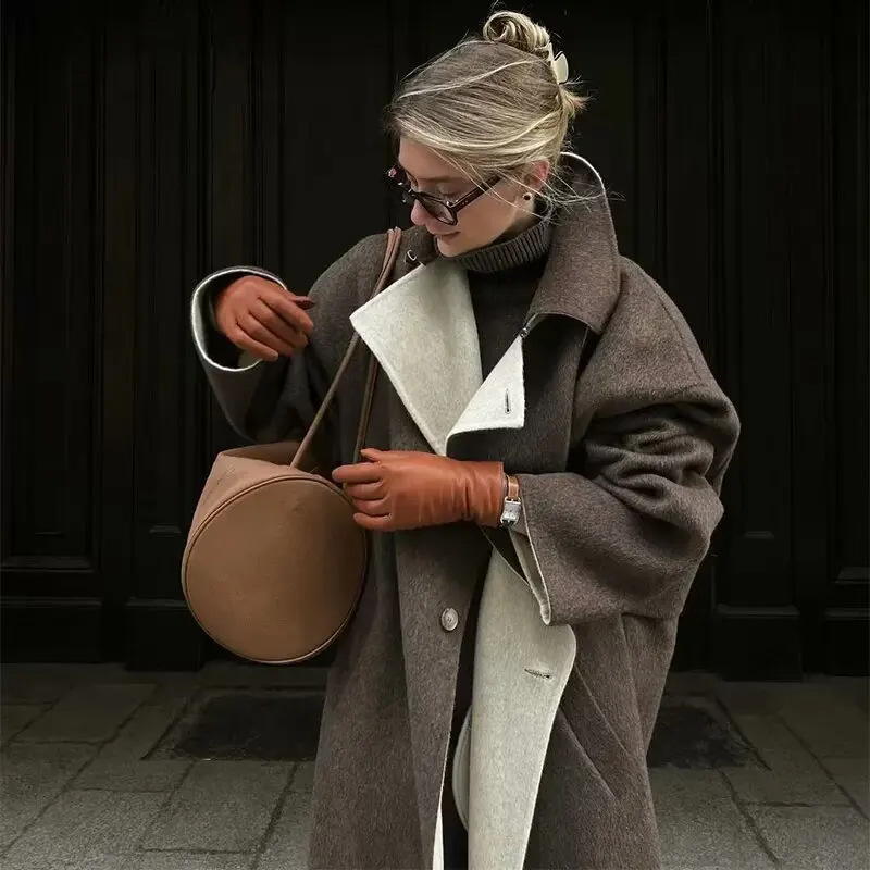 Streetwear Wool Coat Women 2025 Autumn Winter Fashion Long Double Faced Warm Overcoat
Streetwear Wool Coat Women 2025 Autumn Winter Fashion Long Double Faced Warm Overcoat