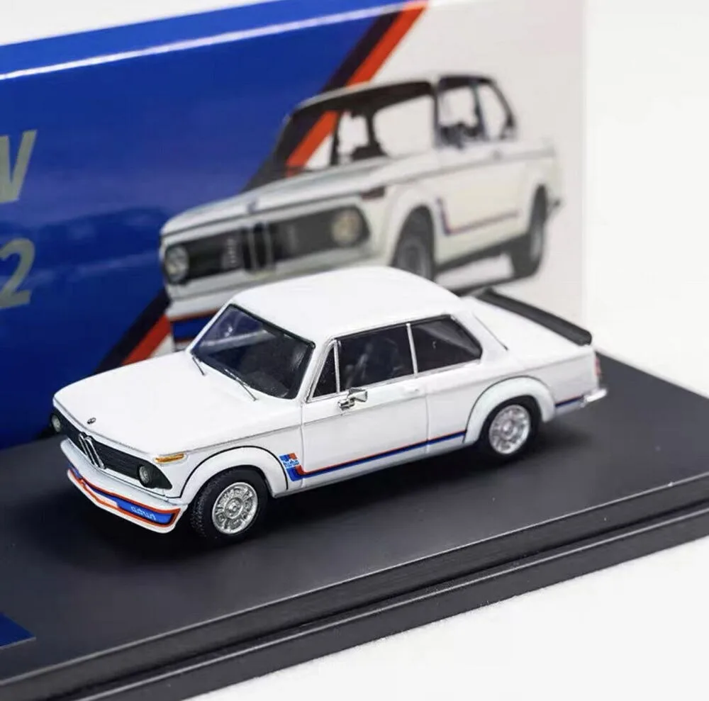 1:64 For BMW 2002 turbo classic car alloy simulation model children's collection of decorative toys, holiday gifts for children.
1:64 For BMW 2002 turbo classic car alloy simulation model children's collection of decorative toys, holiday gifts for children.