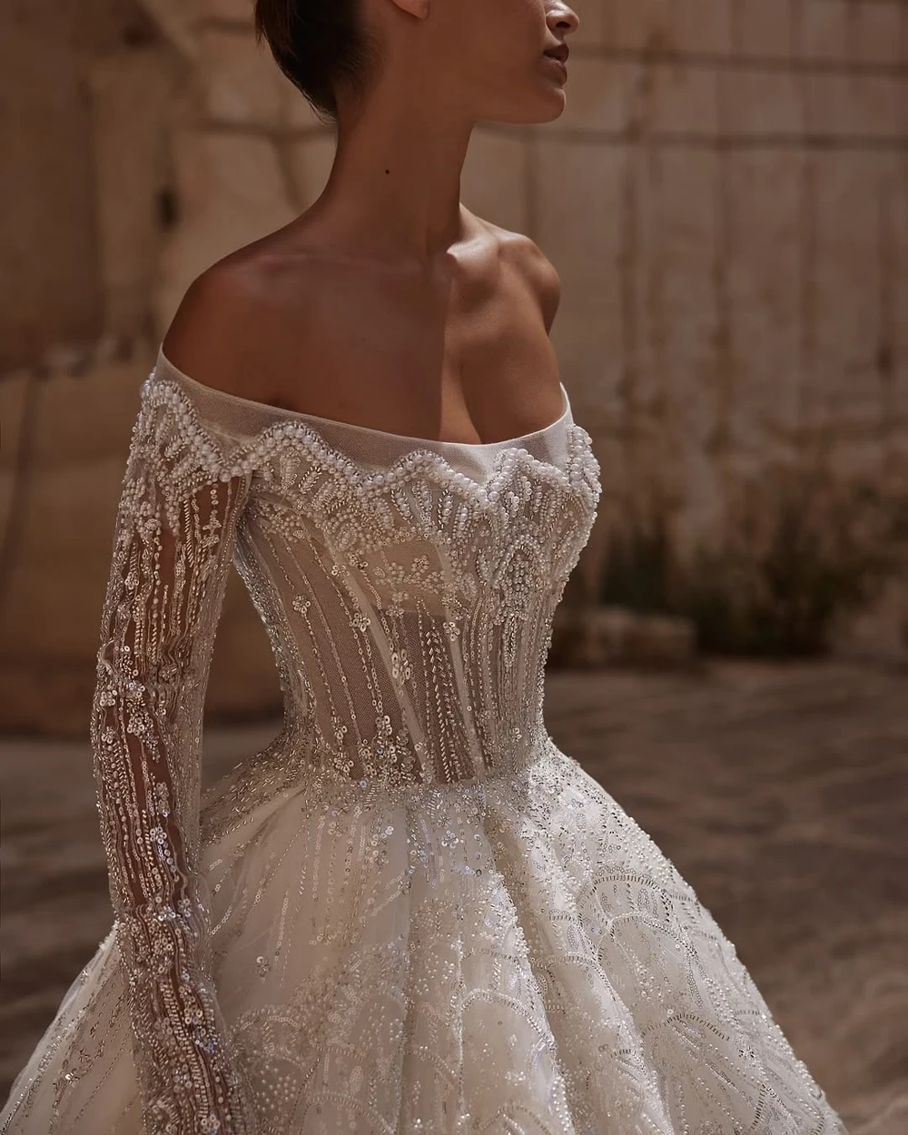 Glitter Off Shoulder Beading Wedding Dresses Shiny Sequin Pearls A Line Illusion Bridal Gowns Formal Vestido De Noiva Customized
Glitter Off Shoulder Beading Wedding Dresses Shiny Sequin Pearls A Line Illusion Bridal Gowns Formal Vestido De Noiva Customized