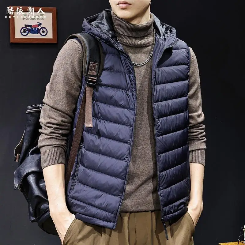 Модный универсальный мужской пуховый жилет 2025 года: новая зимняя трендовая легкая теплая куртка с капюшоном, устойчивая к холоду
Модный универсальный мужской пуховый жилет 2025 года: новая зимняя трендовая легкая теплая куртка с капюшоном, устойчивая к холоду