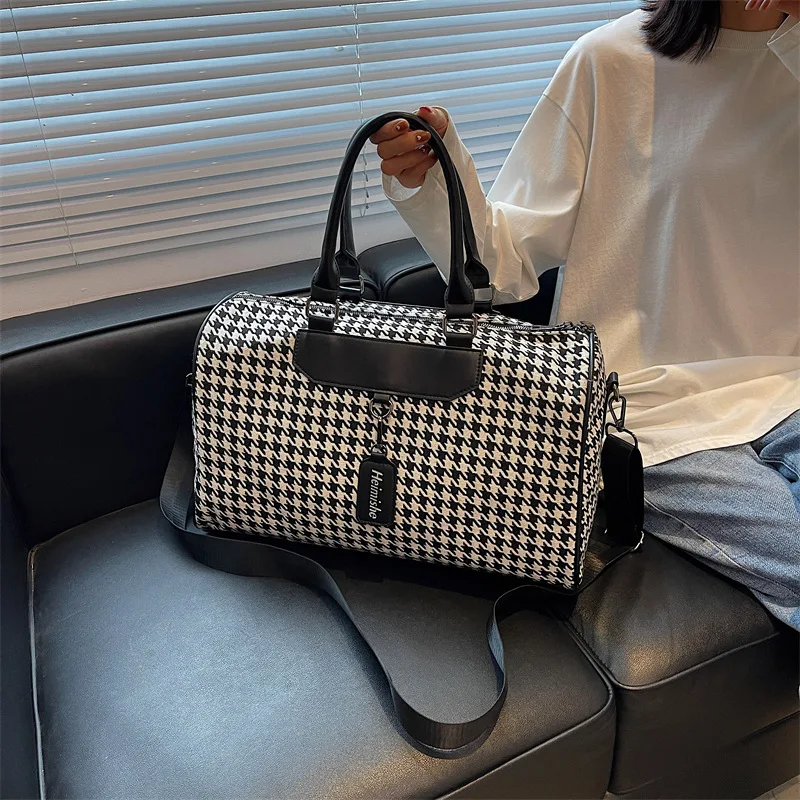 2023 Unisex Large Capacity Travel Bags Women Handbags Luggage Men's Sports Bag Waterproof Female Messenger Storage Dry and Wet C
2023 Unisex Large Capacity Travel Bags Women Handbags Luggage Men's Sports Bag Waterproof Female Messenger Storage Dry and Wet C