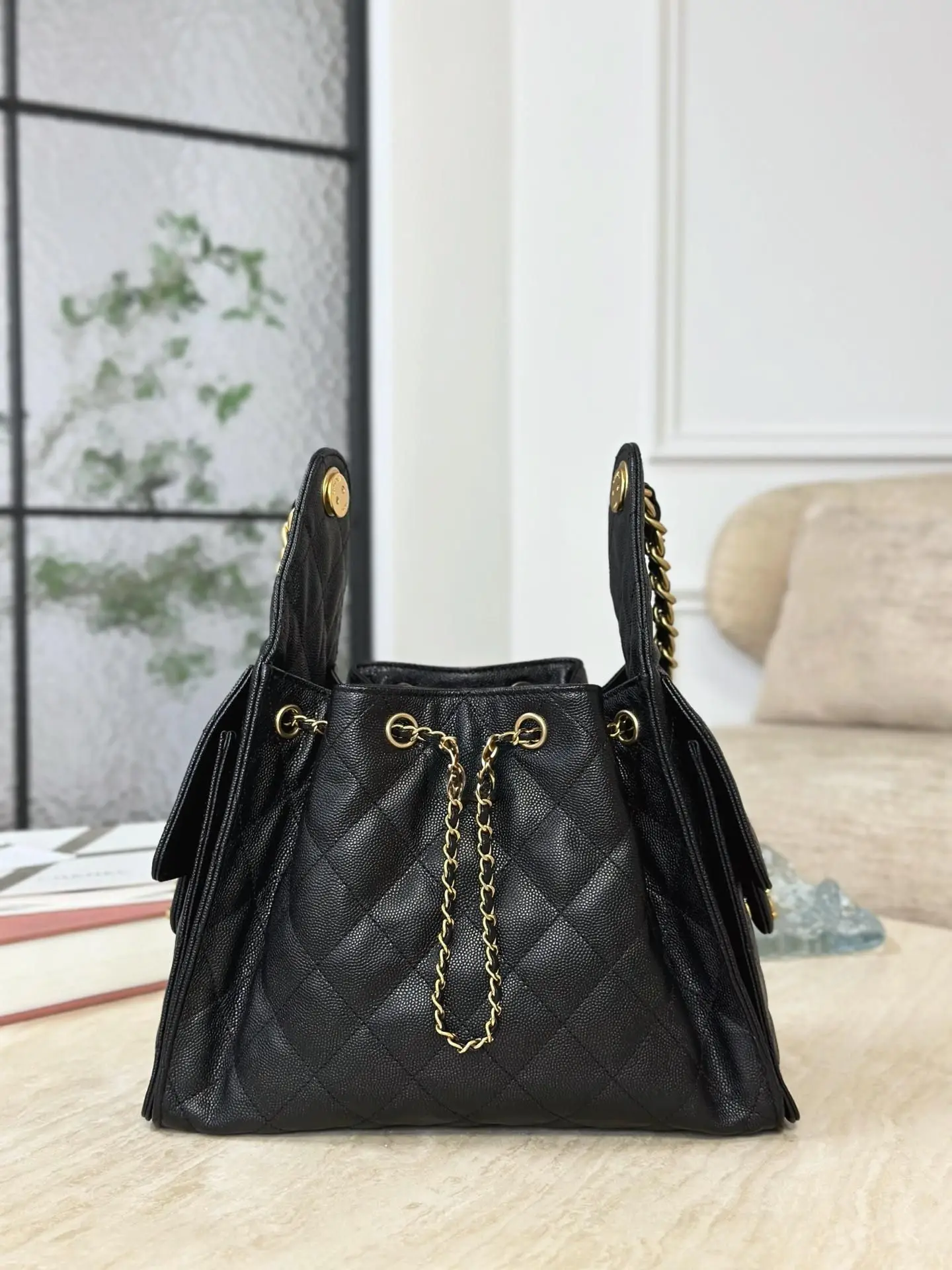Small fresh Korean drawstring design single shoulder messenger bag shopping niche design light luxury premium women's bag
Small fresh Korean drawstring design single shoulder messenger bag shopping niche design light luxury premium women's bag
