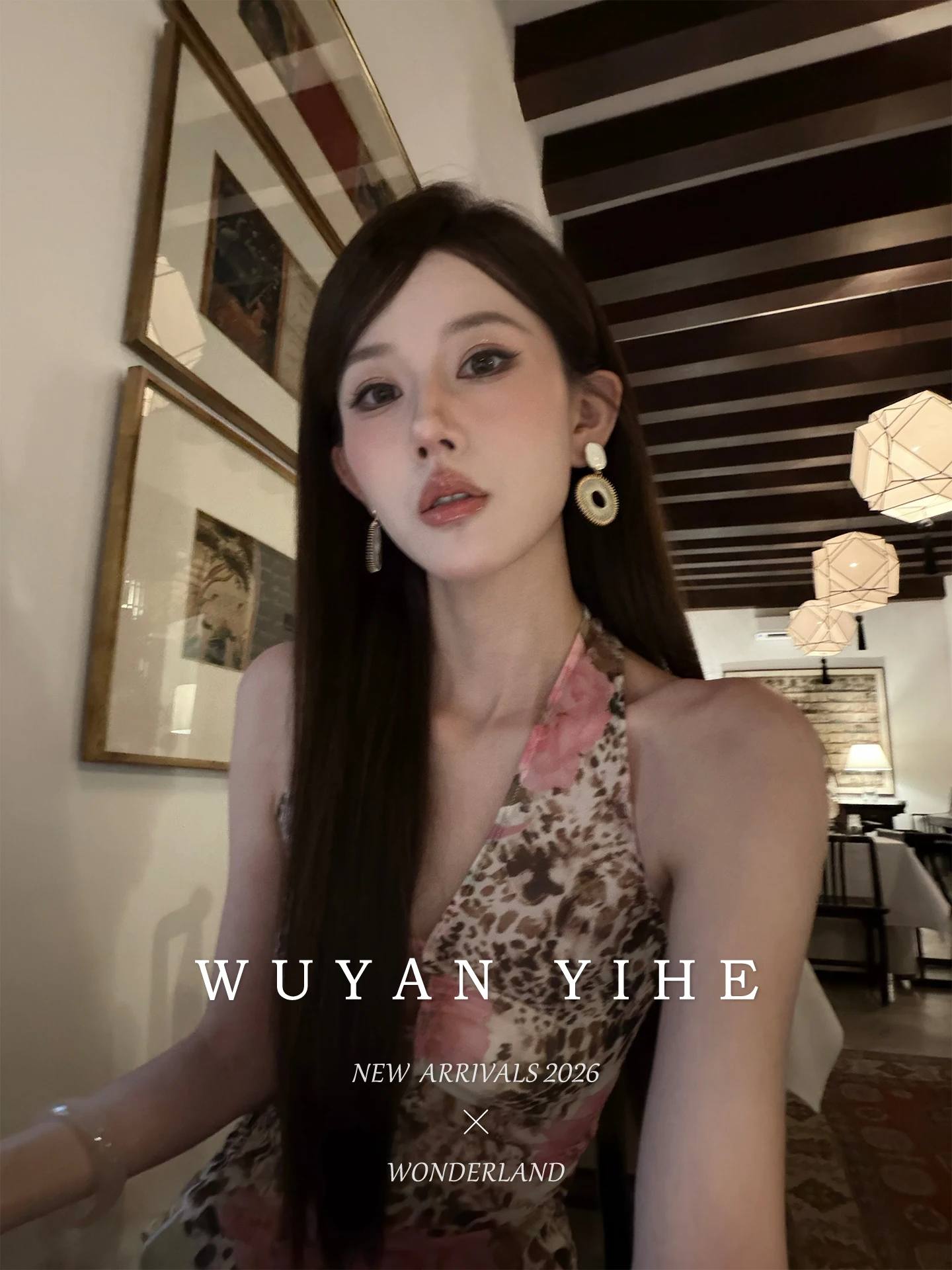 Unique Wild Rose Dyeing Print Sleeveless Slim Fit V-Neck Vest Top Retro Style Polyester Blend Casual Wear Travel Friendly
Unique Wild Rose Dyeing Print Sleeveless Slim Fit V-Neck Vest Top Retro Style Polyester Blend Casual Wear Travel Friendly