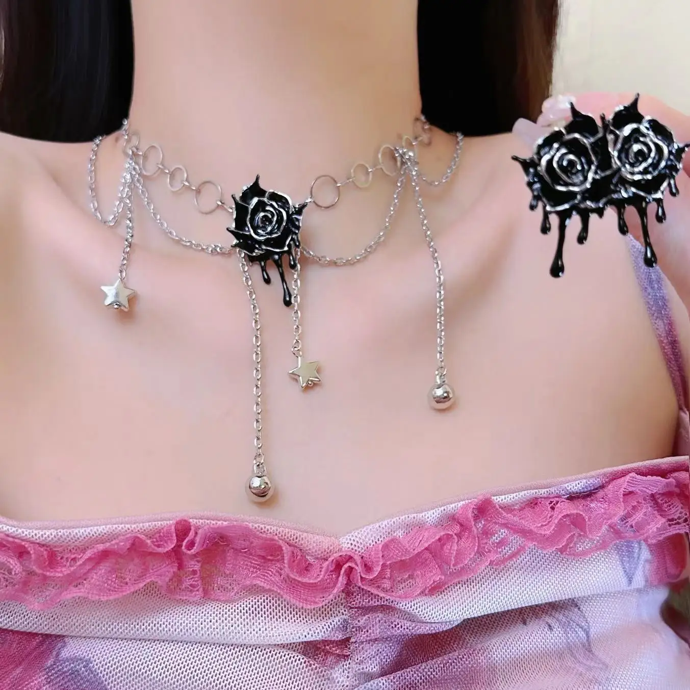 Gothic thorn Rose Necklace Tassels Pendants Necklace with Earrings Set Punk Clavicle Chain Darkness Goth Charms Jewelry Sets
Gothic thorn Rose Necklace Tassels Pendants Necklace with Earrings Set Punk Clavicle Chain Darkness Goth Charms Jewelry Sets